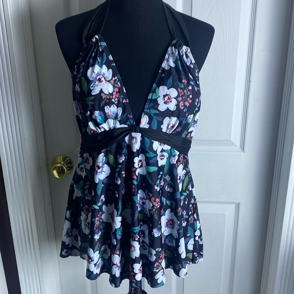 Tankini Swimsuit Halter Long Top Deep V Black Floral Bottoms Black Sz XL